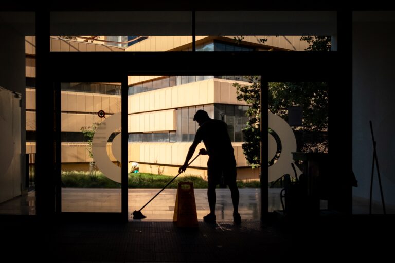 How To Professionally Clean An Office